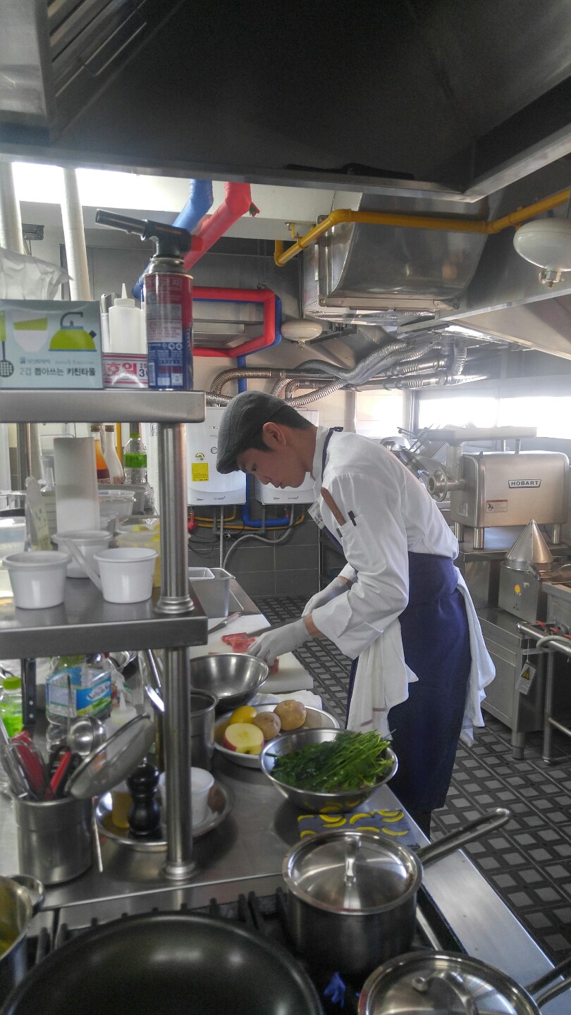 3. 자리배치 후 조리시작 (31).jpg