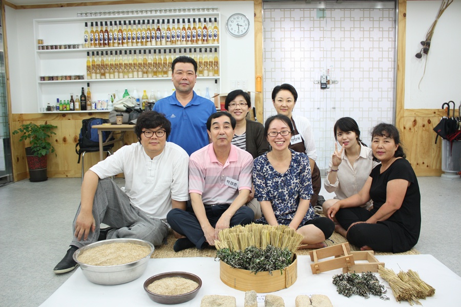 초복 누룩 빚기 013.jpg : 초복 누룩빚기