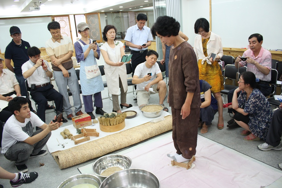 초복 누룩 빚기 048.jpg